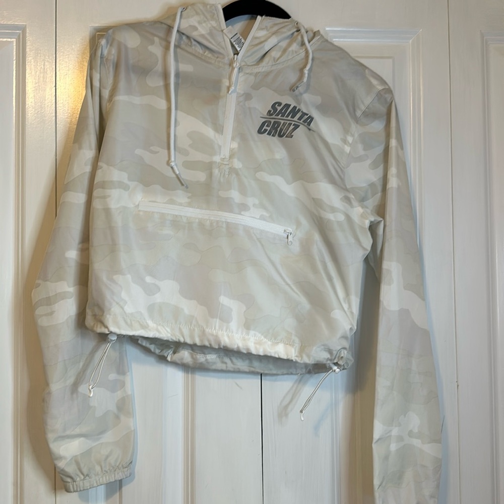 Santa Cruz White & Gray Windbreaker Crop Jacket – Like New! 💨